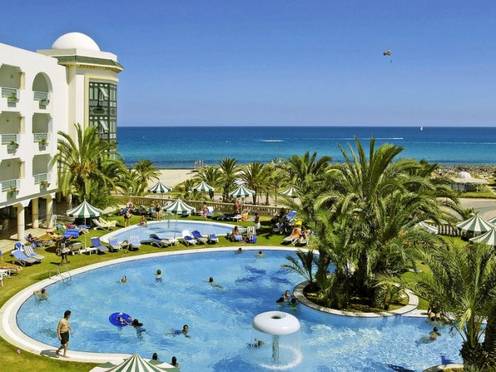 6 лучших курортов за границей, где в мае тепло и можно купаться