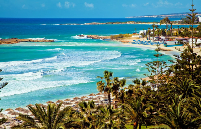 6 лучших курортов за границей, где в мае тепло и можно купаться