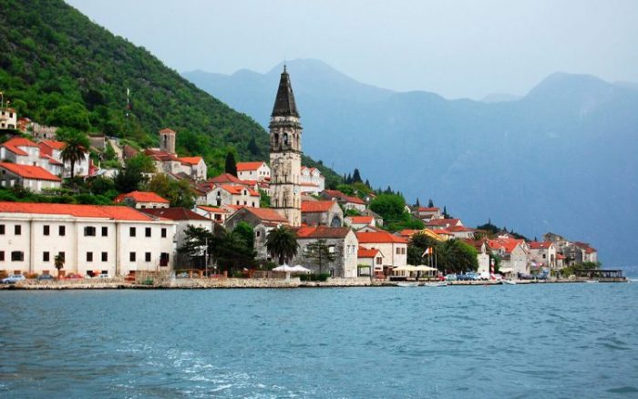 Когда лучше отдыхать в Черногории