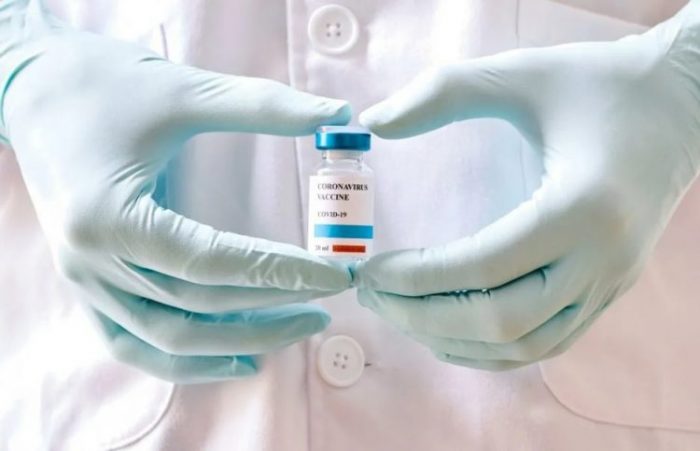 Вакцинация от коронавируса будет обязательной или добровольной в России