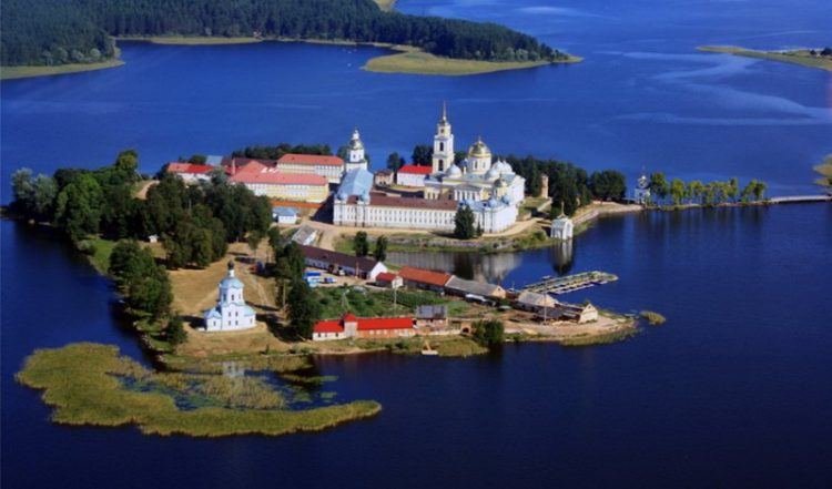 ТОП-7 лучших направлений для отдыха в мае по России