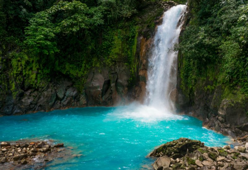 Водопады Коста-Рики весной
