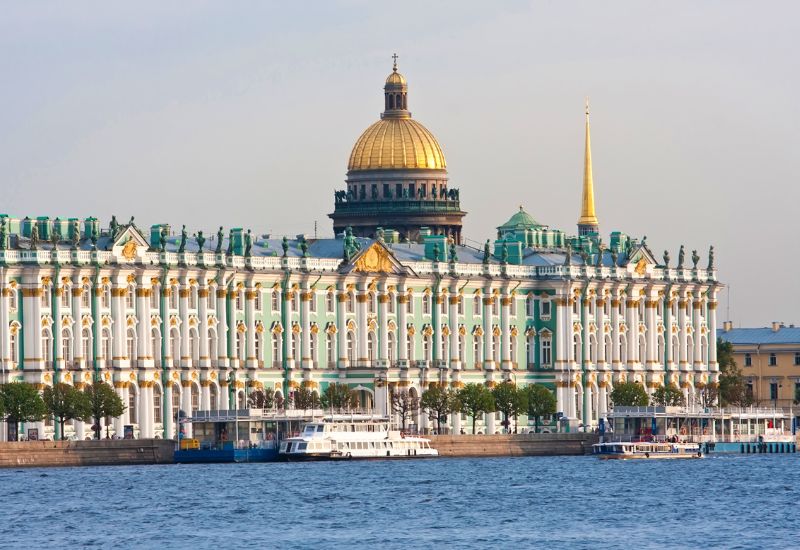 Куда поехать в мае - в Санкт-Петербург